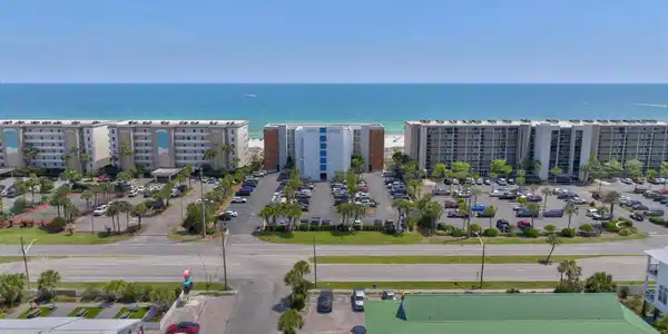 Image 2: 375_Bluefish_Drive-2