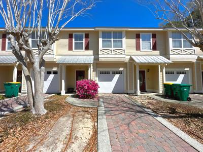 401 Twin Lakes Lane