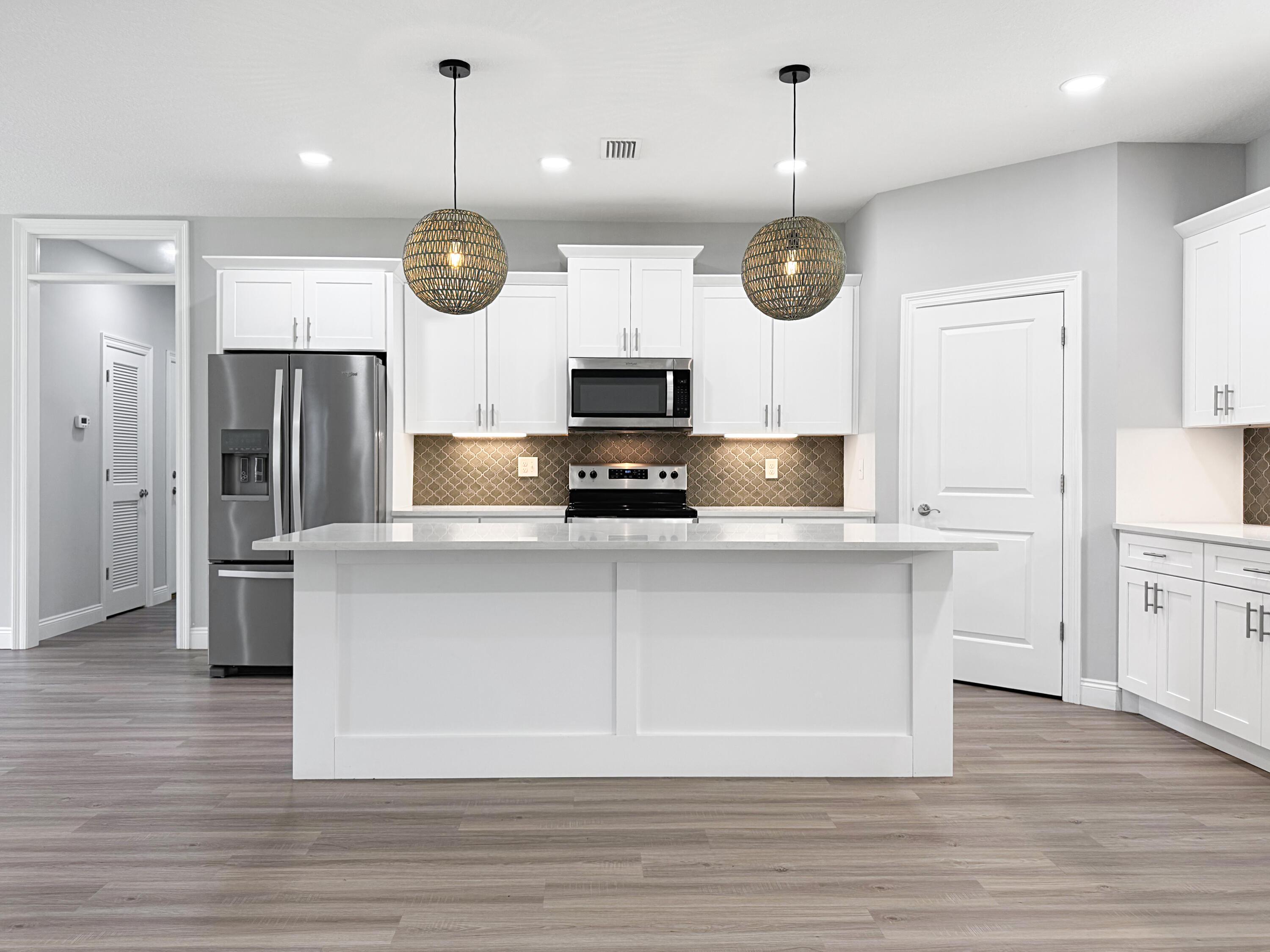 Image 2: Kitchen