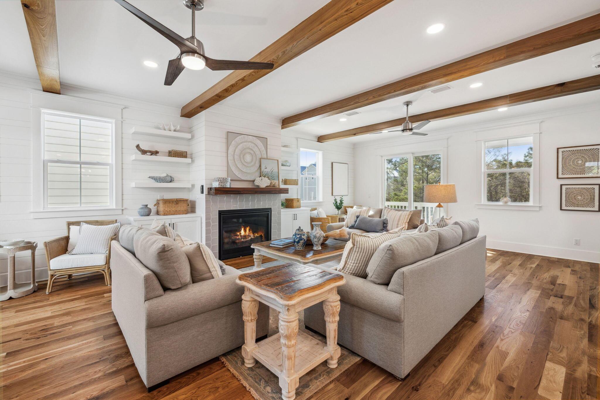 Image 2: Living room