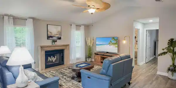 Image 4: Living Room #3