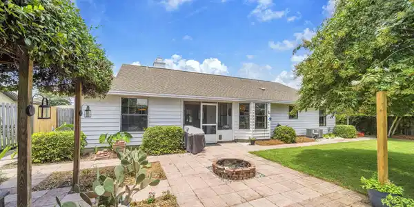 325 Primrose Place
