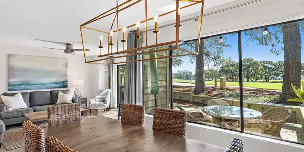 Image 4: Dining Room View