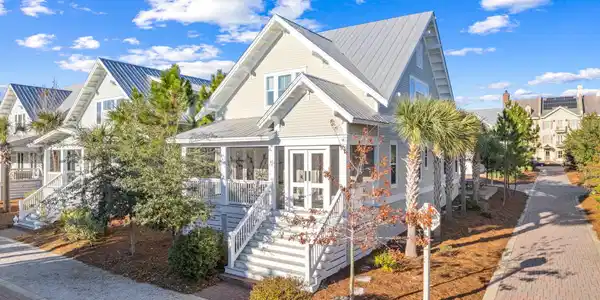 49 Clipper Street