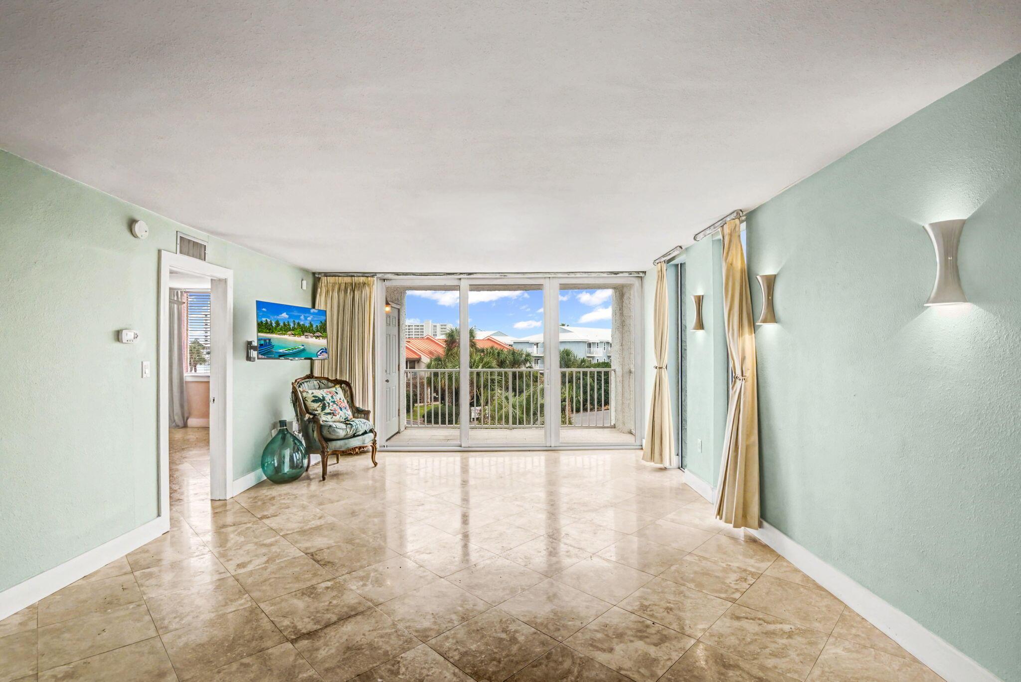 Image 2: 1-Dolphin_Pointe_306B_20260216_1