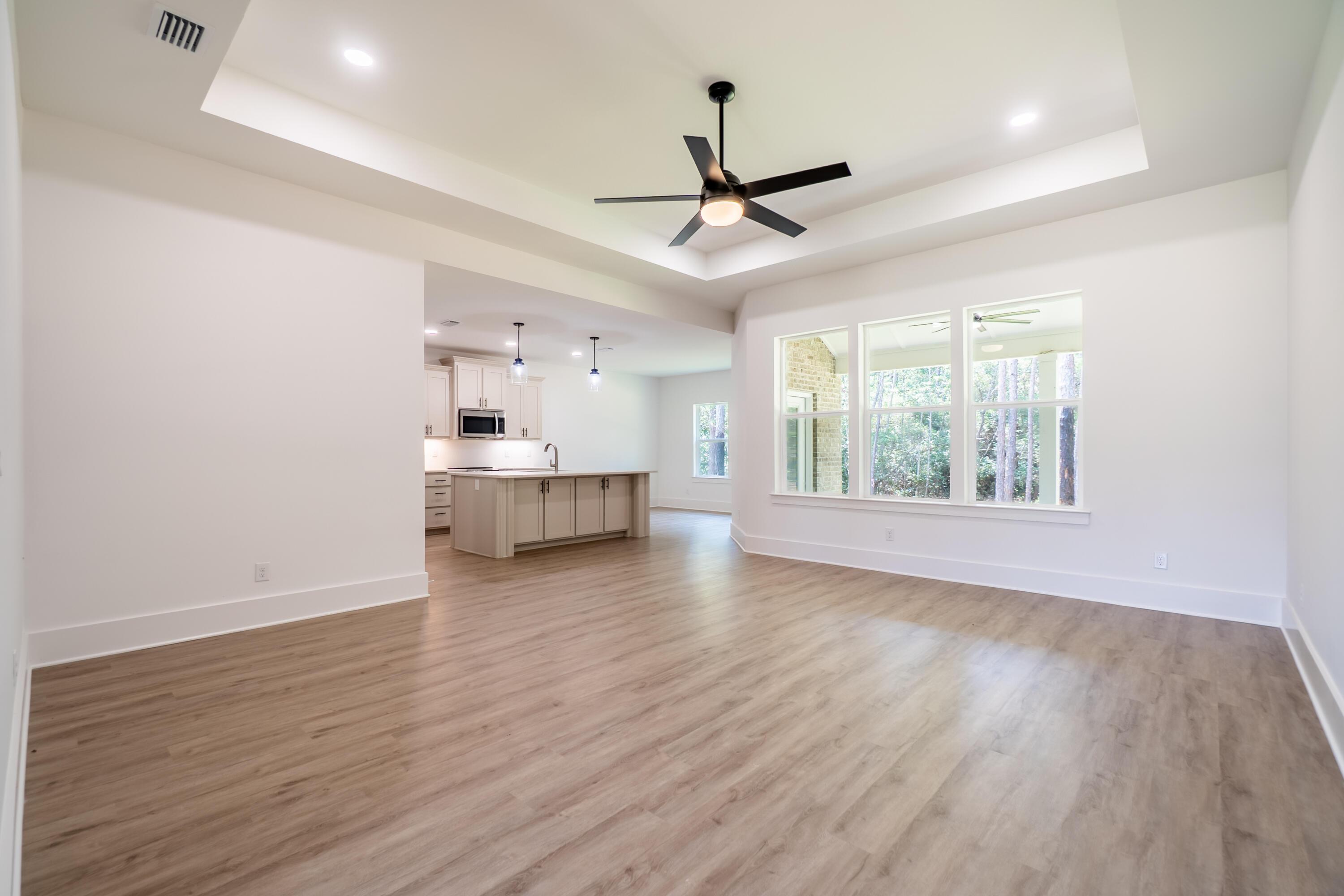 Image 4: living room