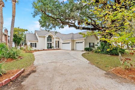 101 Harbour Pointe Drive