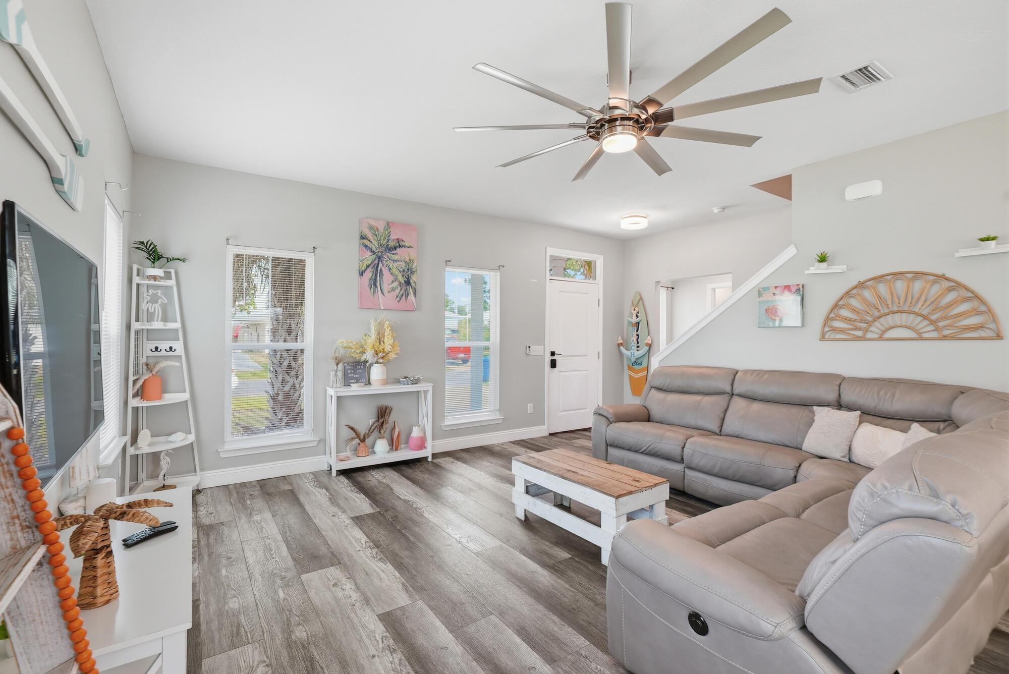 Image 2: 5701 hilltop ave - awp media - 008