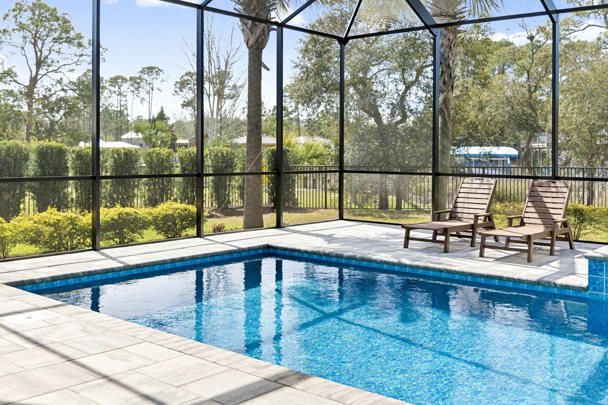 Image 2: Image #2 | Screened pool