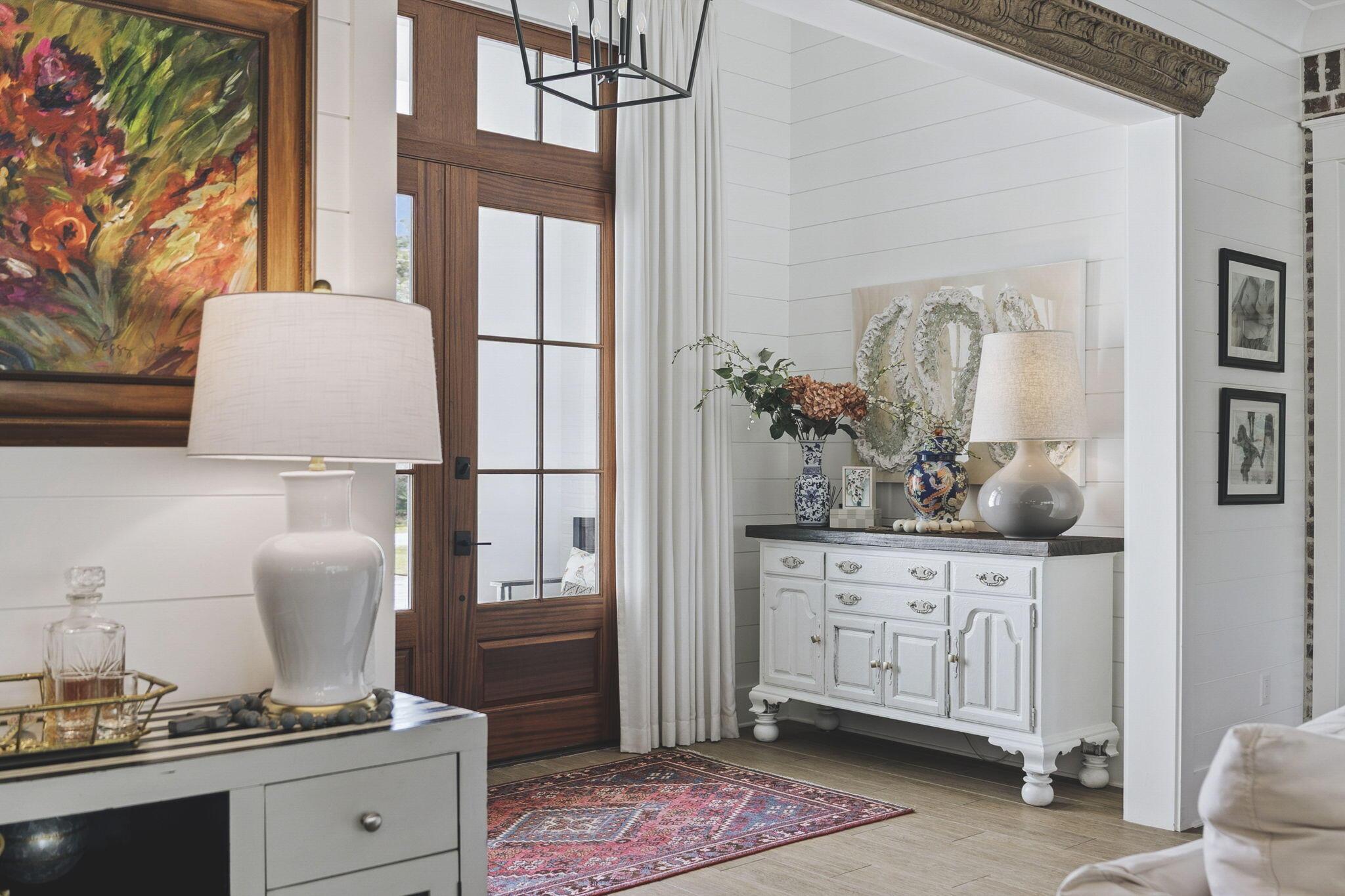 Image 3: Image #3 | Entry foyer