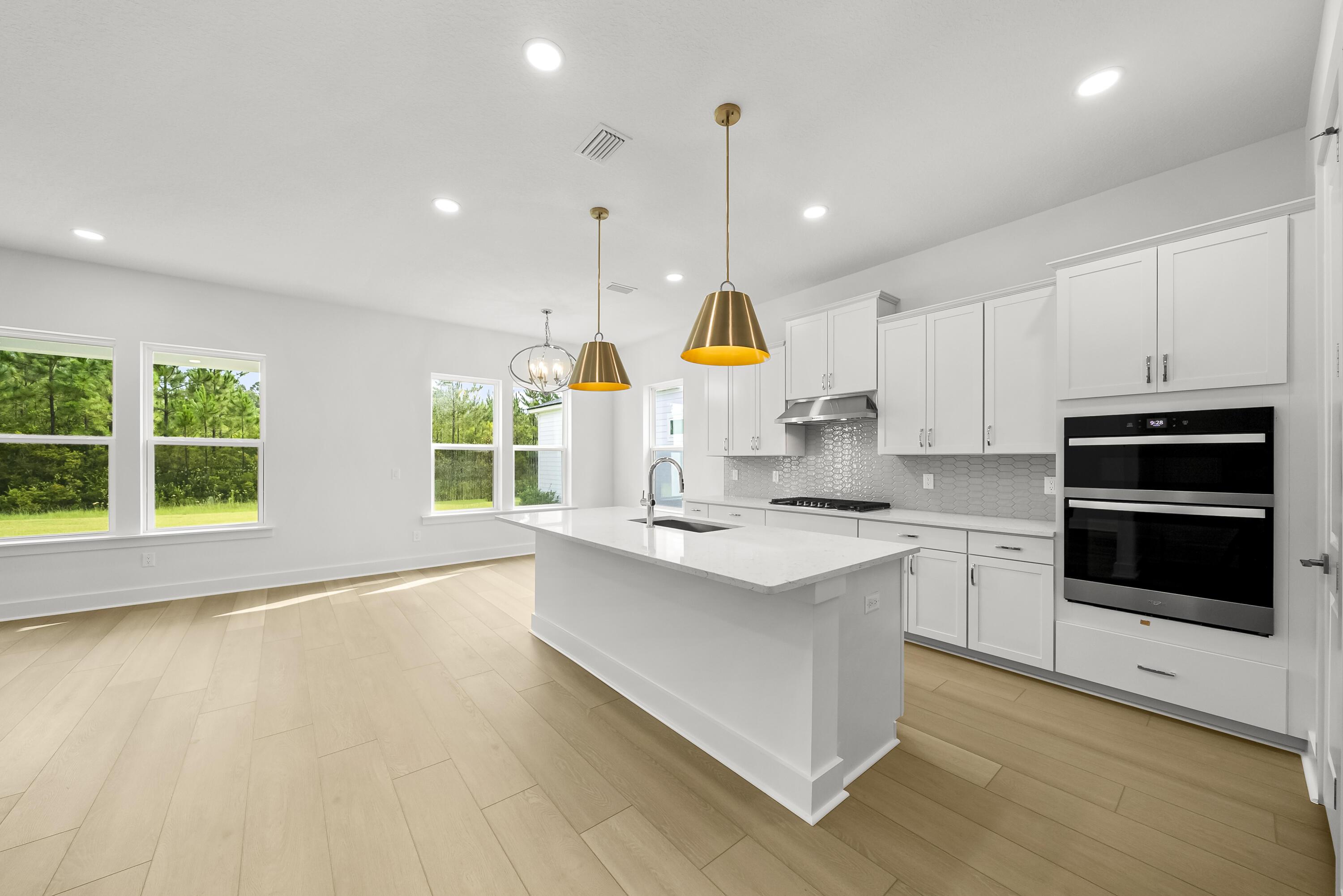 Image 2: Kitchen