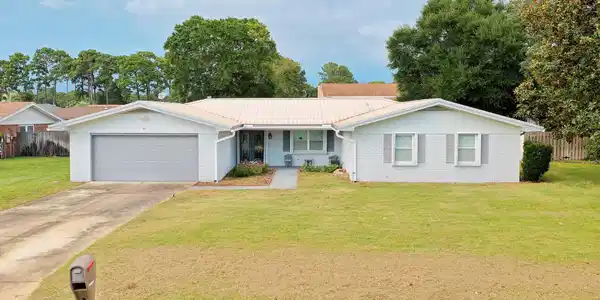 Image 3: 10 Pebble Beach MLS 3