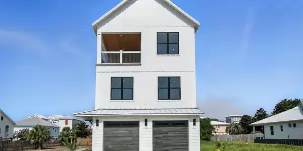 Image 2: 2-web-or-mls-162-casting-lake-rd