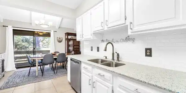 86 Breakwater Bay