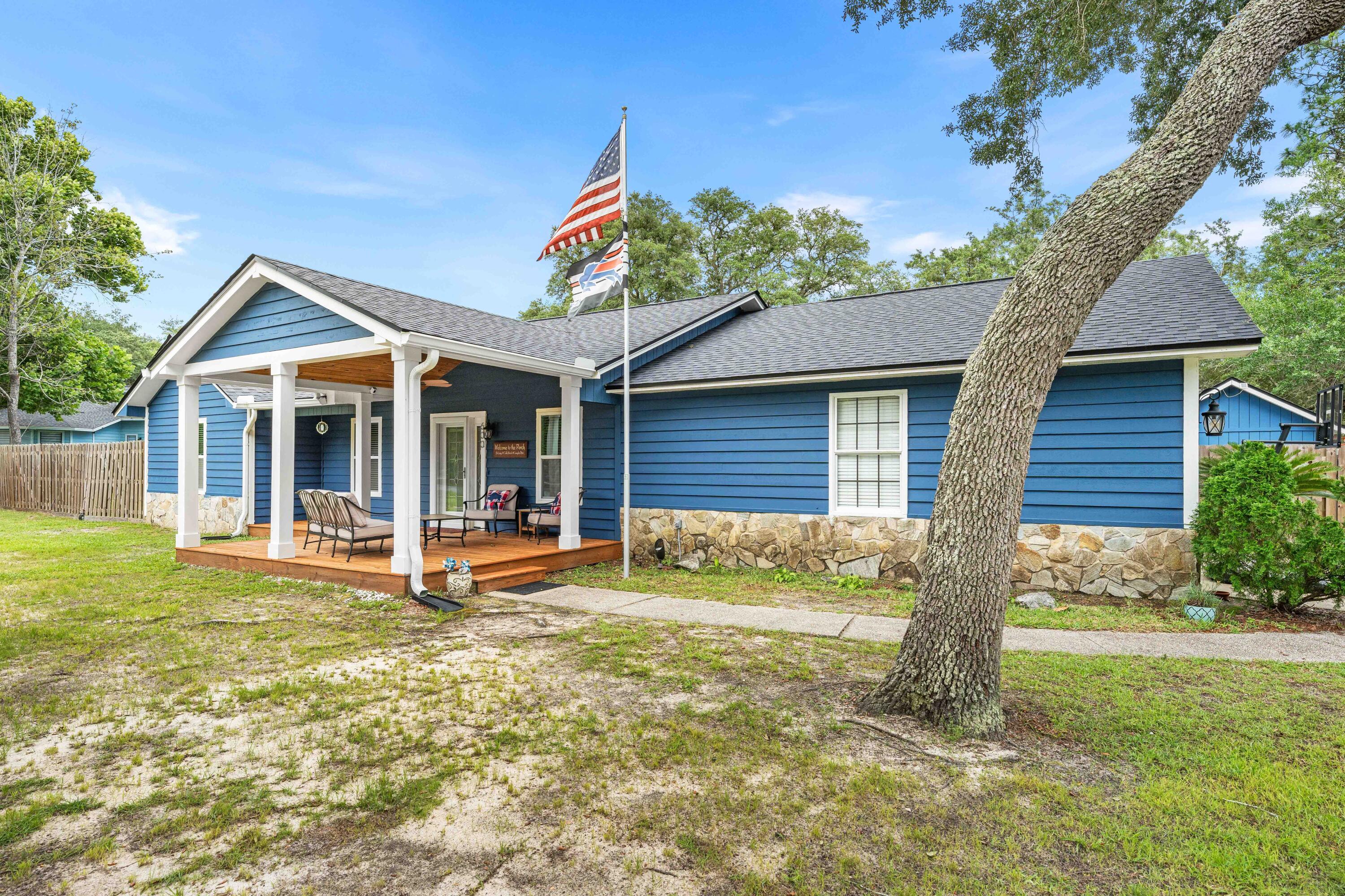 Image 2: 600 Greenwood Cove East-6