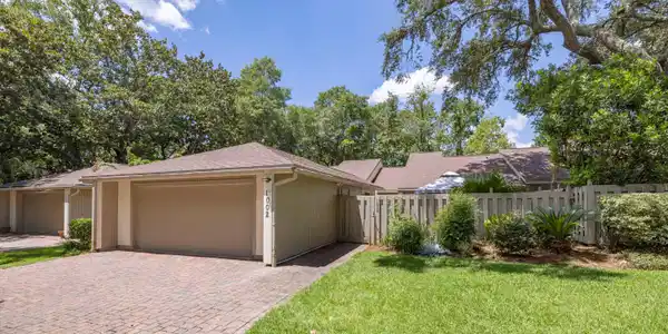 700 Bay Drive