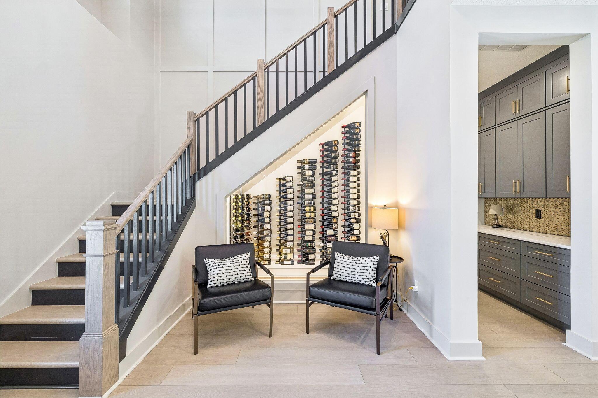 Image 4: Front Foyer