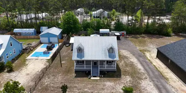 Image 2: DJI_20260430003746_0040_D