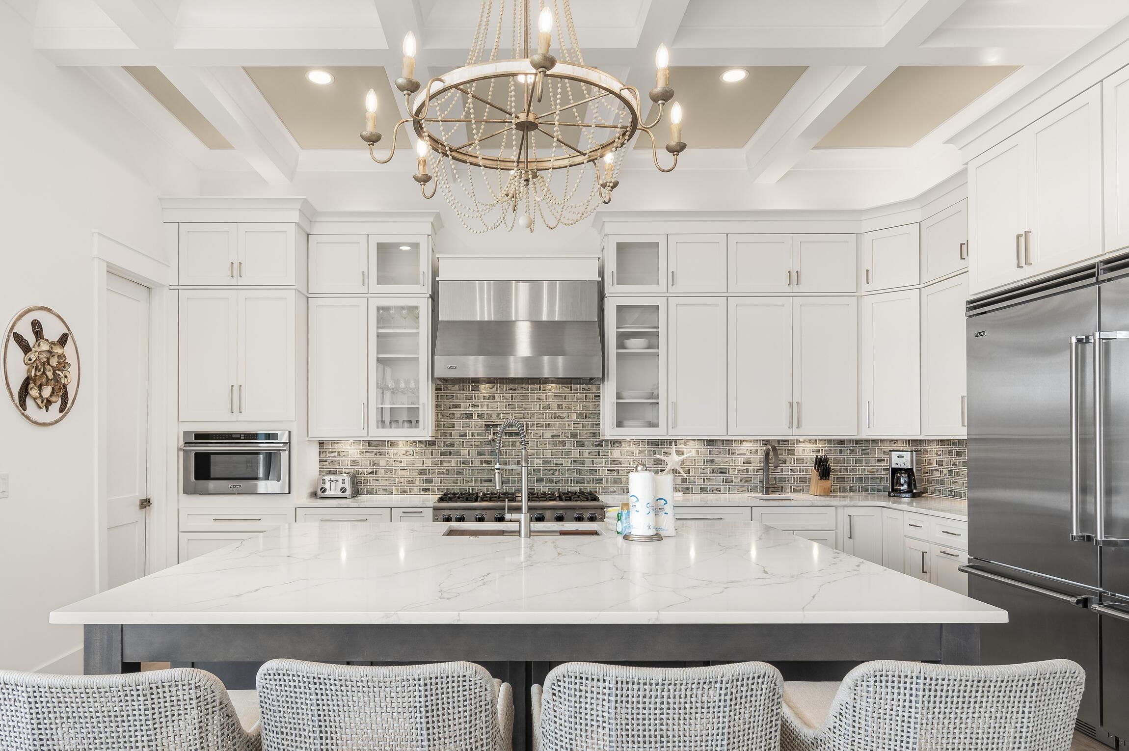 Image 4: Luxury Kitchen