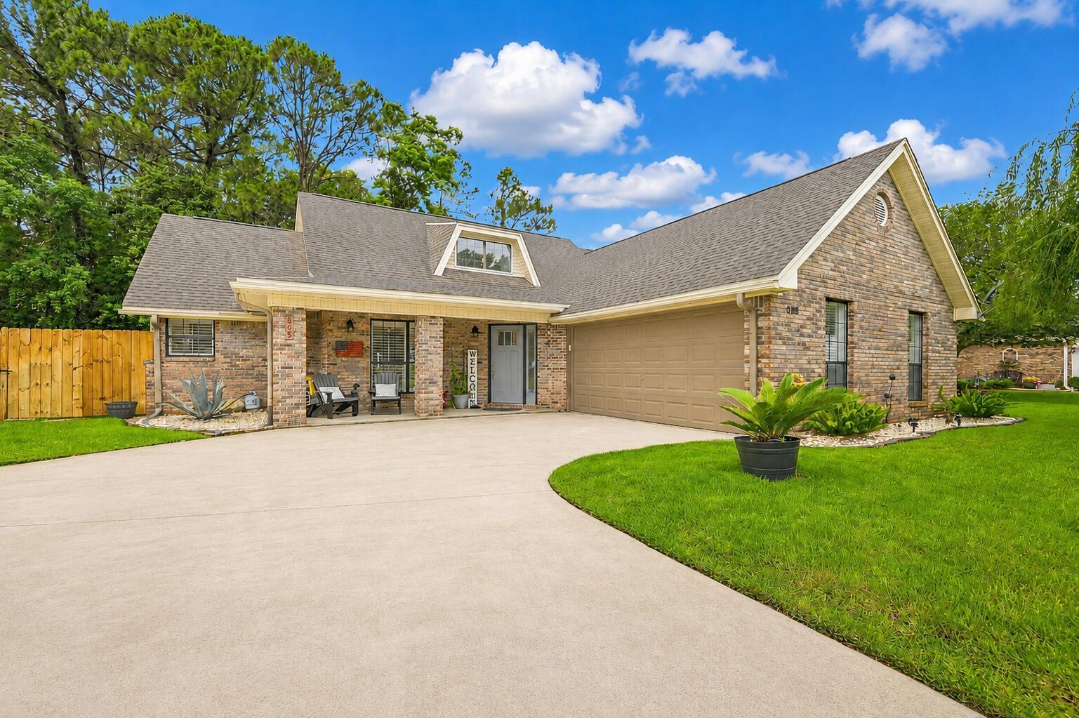 Image 1: 805 Overbrook