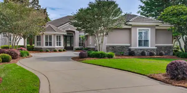 4318 Carriage Lane