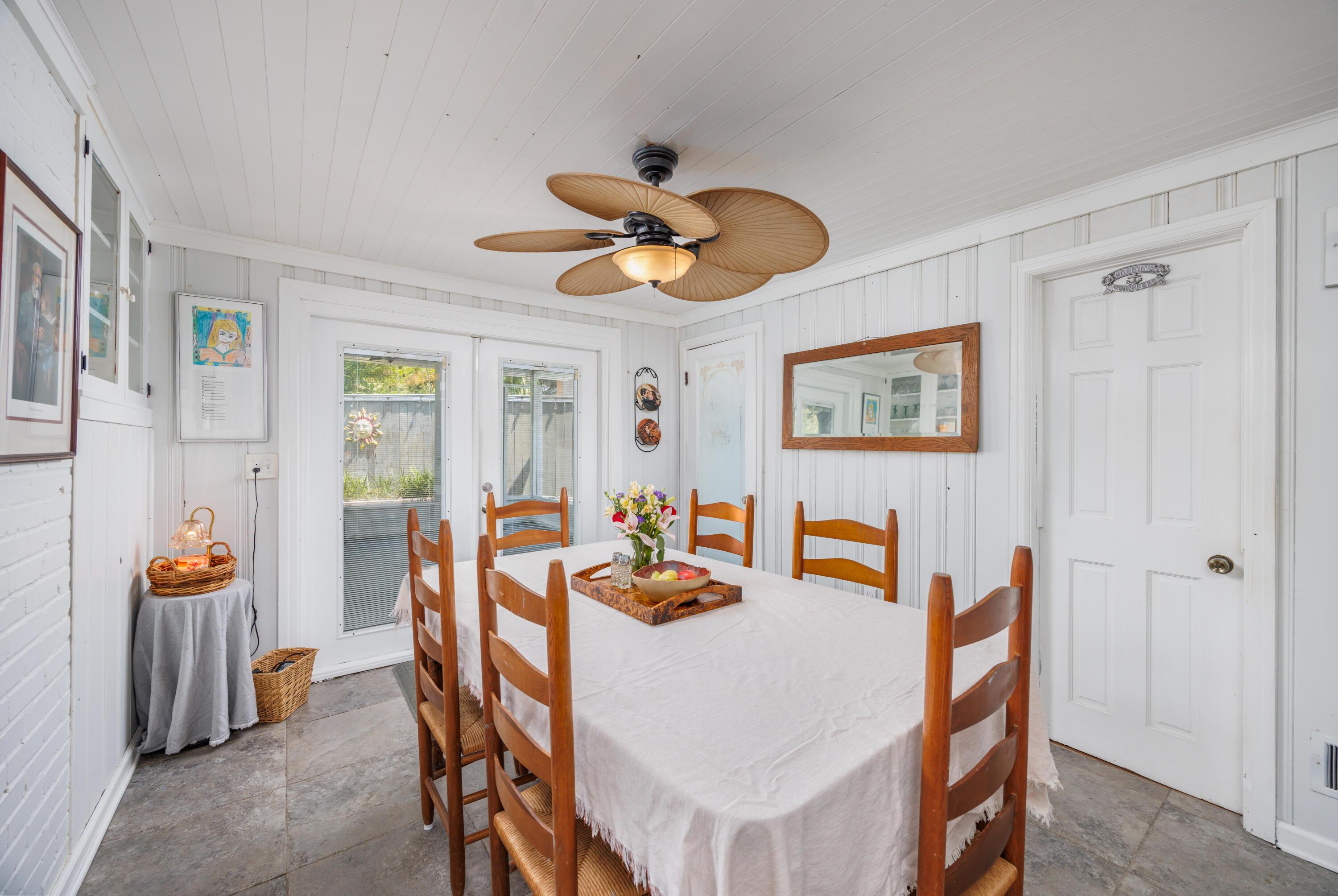 Image 3: Dining