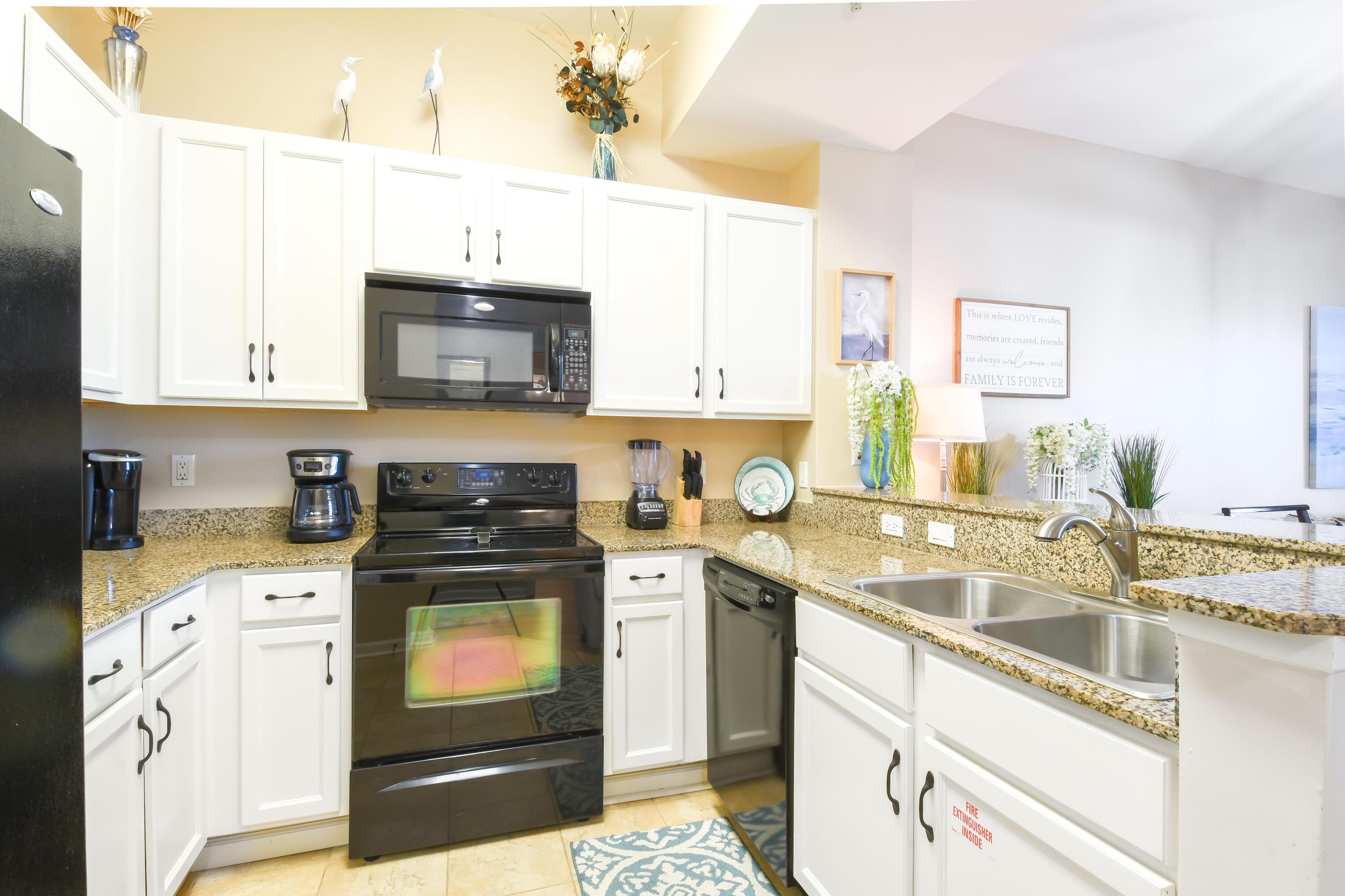 Image 2: 10 Palms 2113 - Fully Equipped Kitchen