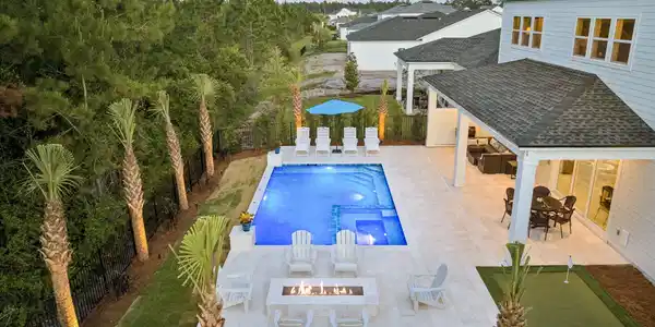 Image 3: Rear Exterior