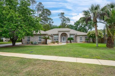 402 Spicebush Court