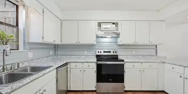 32 7Th Avenue