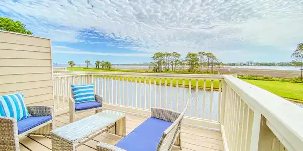 806 Harbour Point Drive