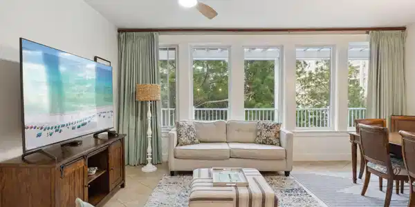 Image 4: Living area2