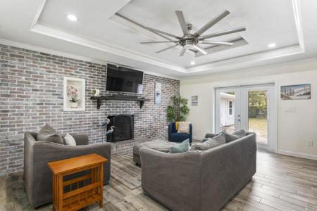 204 SW Coral Drive