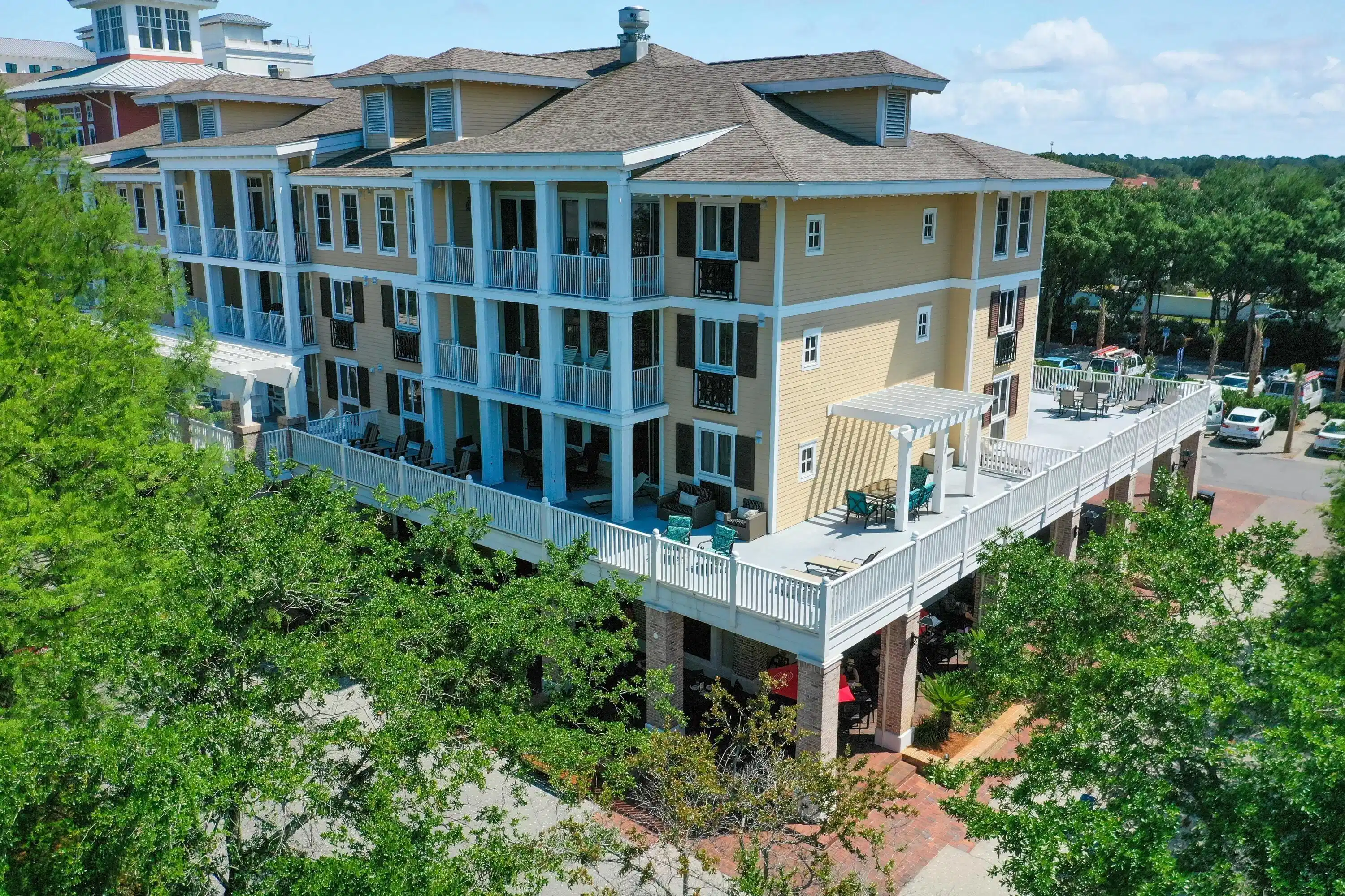 Image 1: wrap around balcony