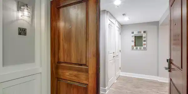 Image 3: Entry