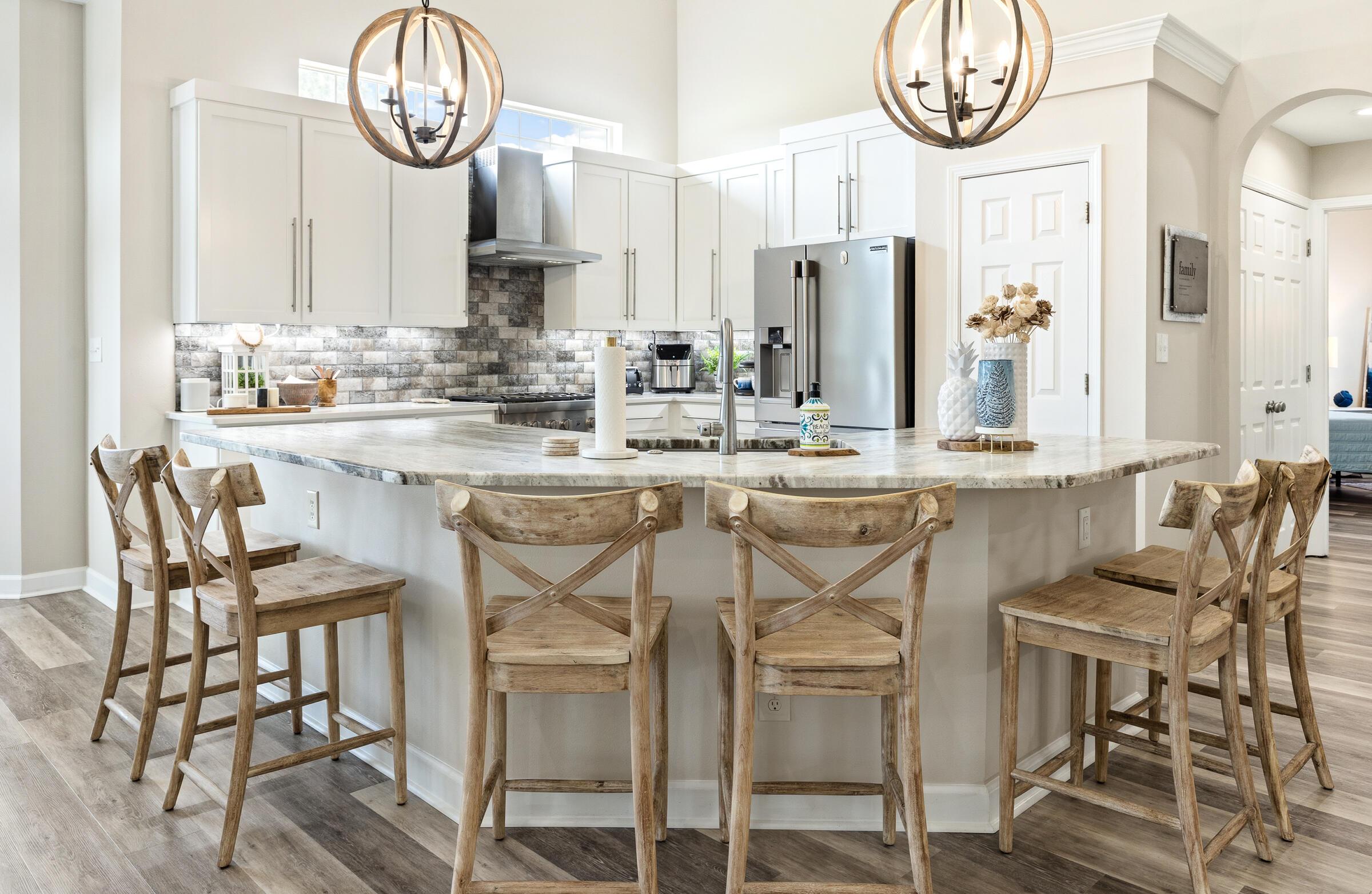 Image 3: Kitchen/Breakfast Bar