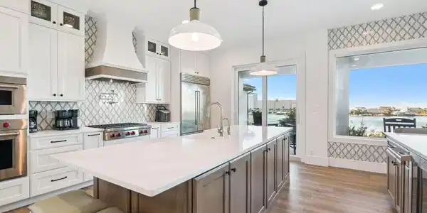 Image 4: Main kitchen