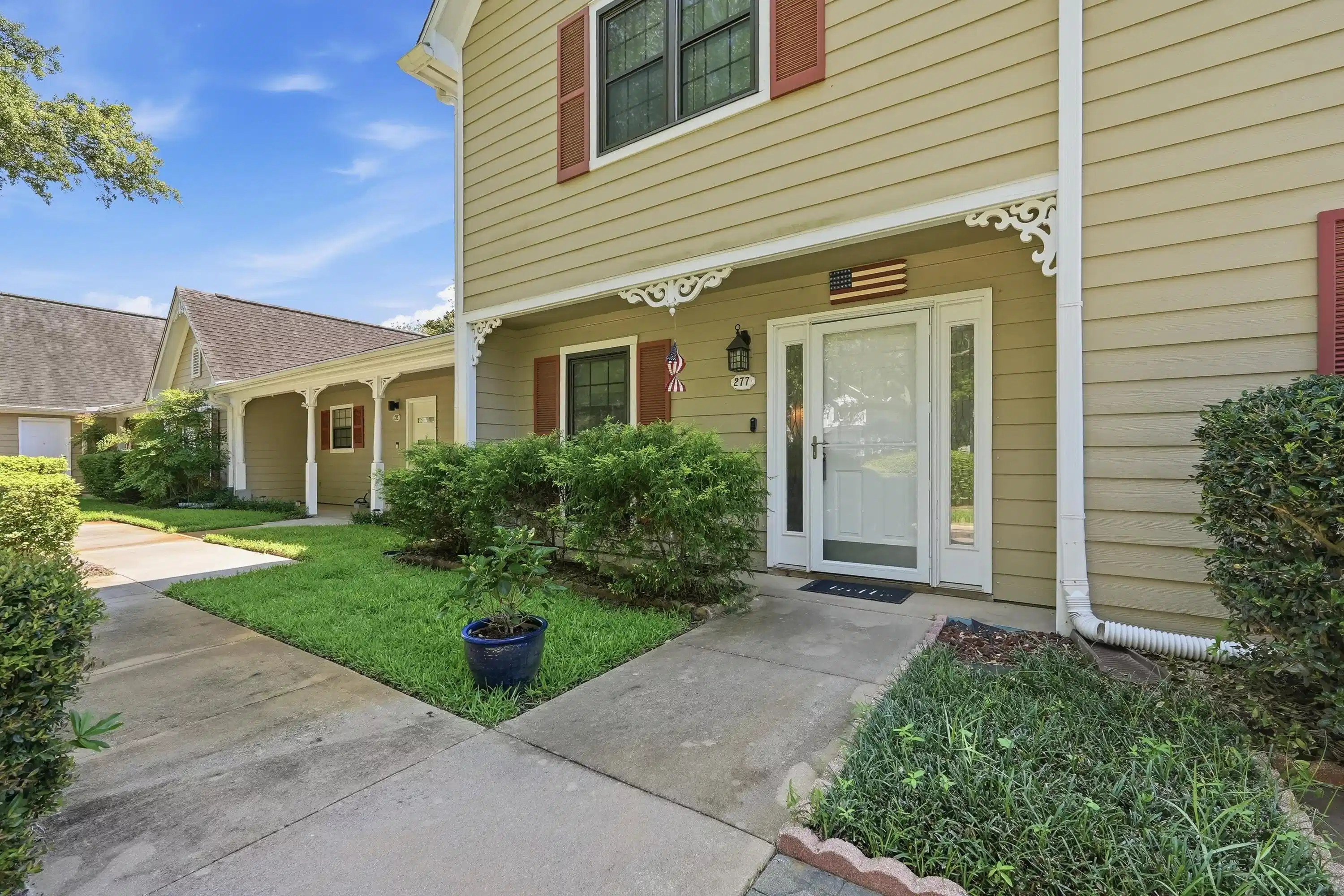 Image 1: 277 shalimar dr-3