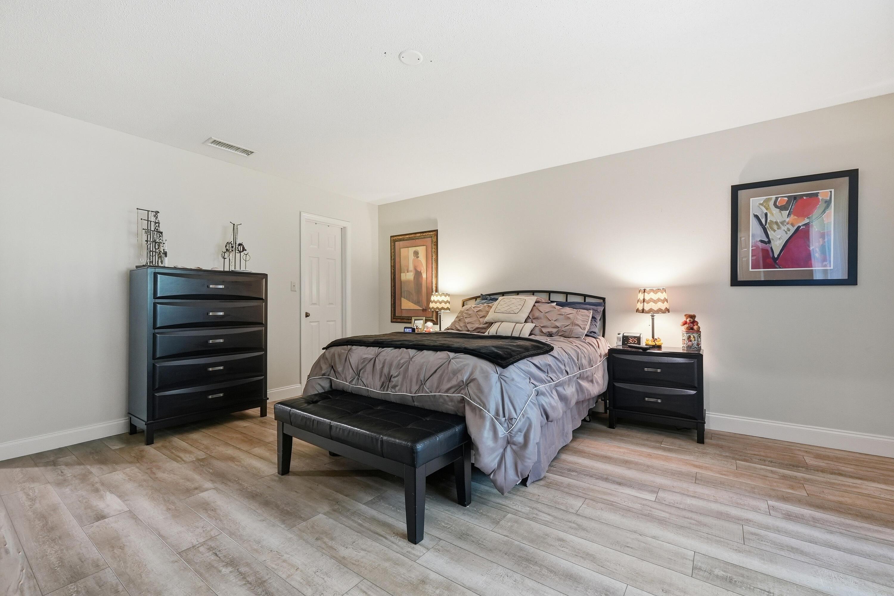 Image 4: 277 shalimar dr-6