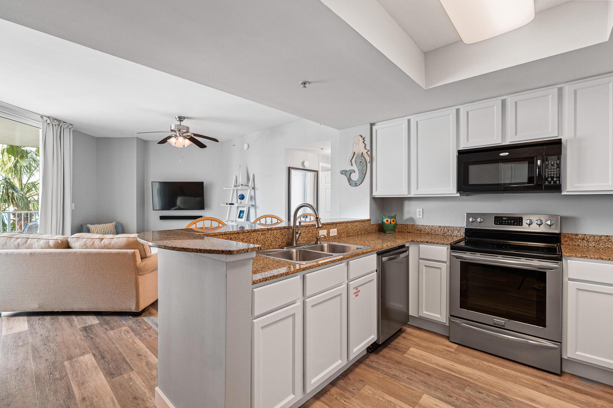 Image 3: Kitchen/Living Room