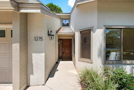 1215 Oakmont Drive