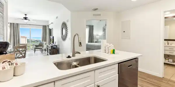 Image 4: Kitchen towards living