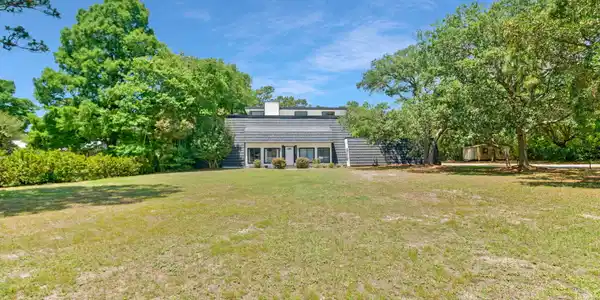 Image 3: 2-web-or-mls-2121-mar-mar-ln