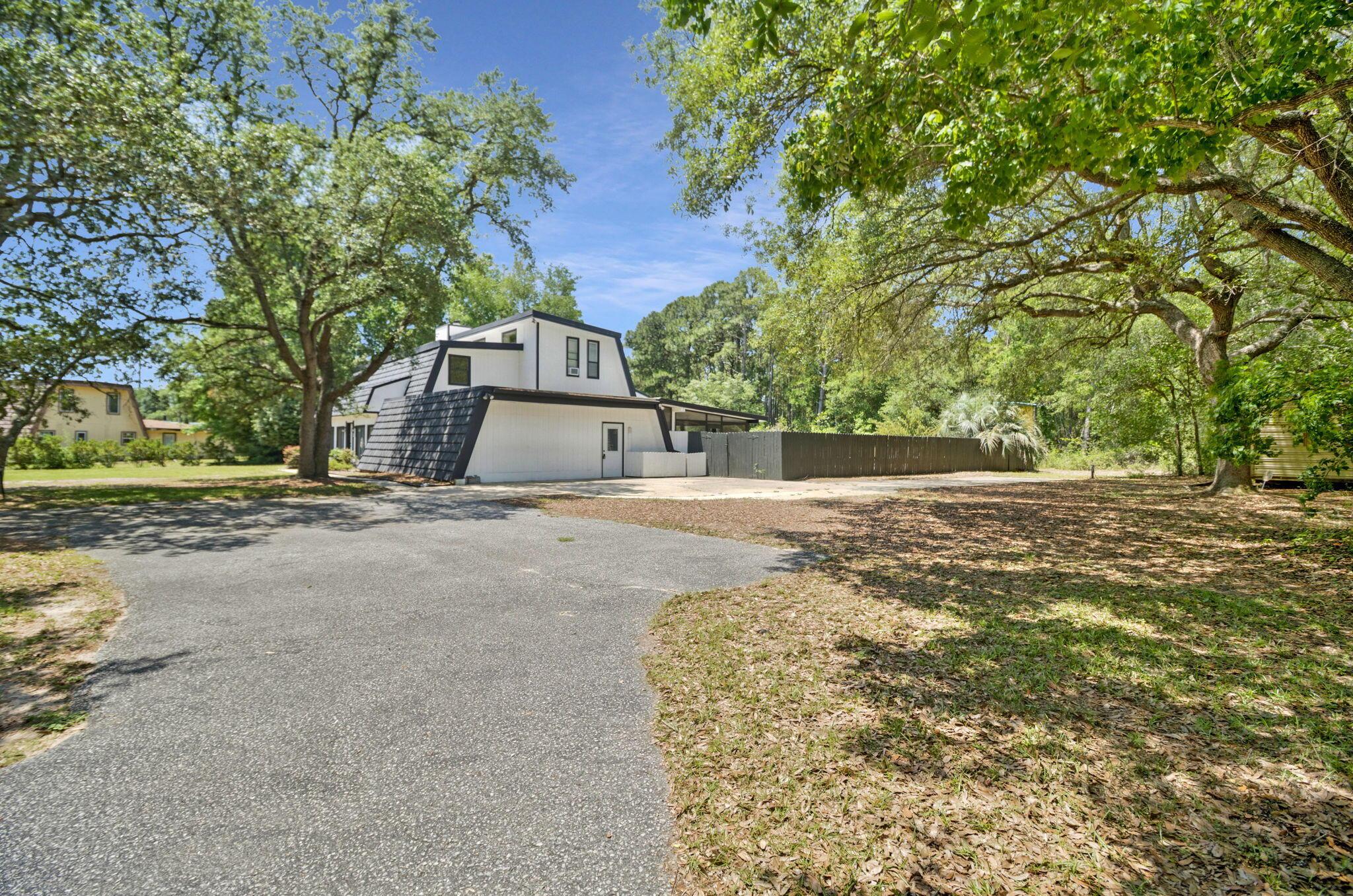 Image 4: 3-web-or-mls-2121-mar-mar-ln