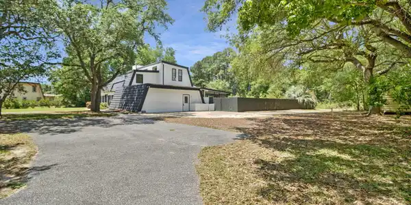 Image 4: 3-web-or-mls-2121-mar-mar-ln