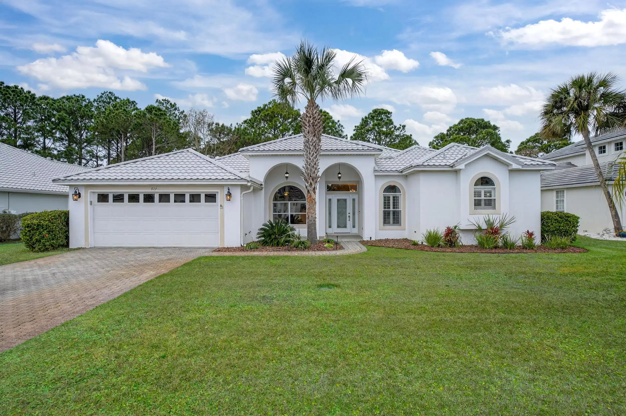 Image 1: 927 emerald bay dr-destin-2