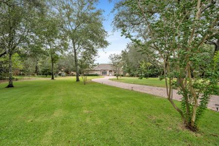 107 NE Mooney Road