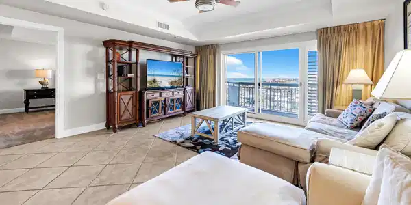 Image 3: Living Area