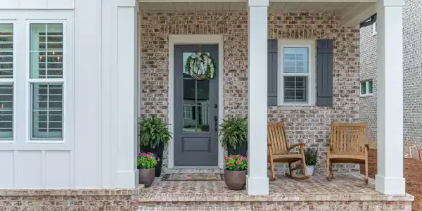 Image 3: Covered Front Porch