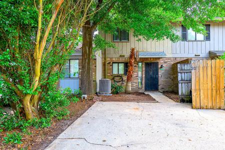 32 NW Cape Drive